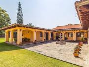 Casa de un nivel estilo hacienda en Cuernavaca
