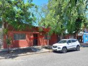 Casa de Un Piso con 3 Dormitorios, 1 Baño mas 2 Locales...