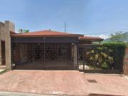 CASA DE UN PISO CON EXCELENTE UBICACIÓN A 5 MIN. DEL...