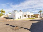 Casa de un piso de lujo, en VENTA, frente al mar, en...