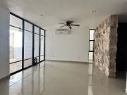 Casa de un piso en renta dentro de privada cerca de la Isla