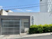 Casa de un piso en Venta en Cumbres 2do. Sector,...