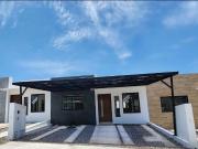 Casa de un Piso en Venta Meseta, 2 Recámaras con baño c/u