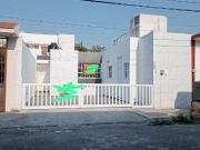 Casa de un piso y 3 recámaras en Fracc. Floresta. Cerca...