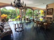 CASA DE UN SOLO NIVEL CON AMPLIO TERRENO EN AV, DIAZ...