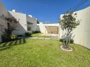 ¡Casa de un solo Nivel, con seguridad en Renta!