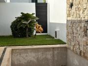 Casa de un piso en renta dentro de privada cerca de la Isla