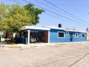 Casa de una planta con consultorio independiente en...