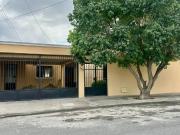 Casa de Una Planta con Jardín Espectacular y Áreas...