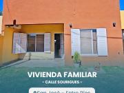 Casa de una planta con parrilla en San José