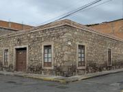 Casa de una planta de 226 m2 superficie de terreno, 3...