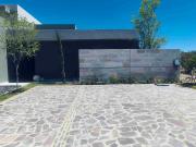 CASA DE UNA PLANTA EN CAMPIÑA FRANCESA