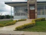 CASA DE UNA PLANTA EN RENTA AMUEBLADA EN EL BOSQUE...