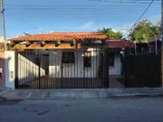 Casa de una planta en renta o venta en colonia Santa María