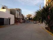 Casa de una planta en venta en el Fracc. La Gloria, al...