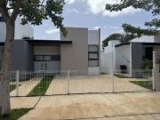 Casa de una planta en venta en privada Cholul