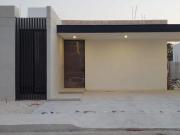 Casa de una planta en venta en privada residencial al...