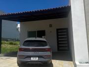 Casa de una planta en venta o renta en Pedregal de...