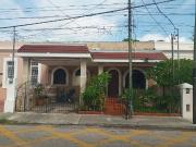 Casa de una planta en venta sobre Avenida Reforma