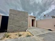 Casa de una planta equipada y nueva en venta