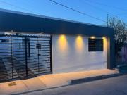 CASA DE UNA PLANTA RECIEN REMODELADA EN COL. FELIPE...