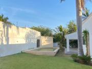 Casa de una sola planta en esquina