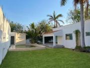 Casa de una sola planta en esquina