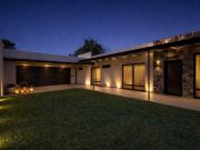 Casa de Una sola Planta frente a Área Verde, en...