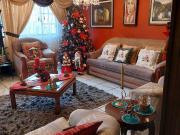 CASA DE VENTA, 2 PLANTAS, AMPLIO PATIO Y JARDÍN, CERCA...