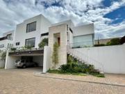 CASA DE VENTA CON PISCINA EN TUMBACO