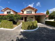 Casa de venta con suite posterior en Valle de los...