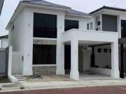 CASA DE VENTA DE ESTRENO URB. PUNTA ESMERALDAS