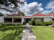Casa de venta de una sola planta ubicada dentro de...