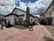 Casa de venta en Otavalo, pleno centro, 1280 m2 terreno