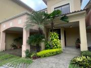 Casa de venta en Samborondón, Urbanización Villa Real