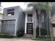Casa de venta en Samborondón, Urbanización Isla Sol