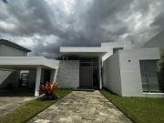 Casa de venta en Samborondón, Urbanización Vista al Parque