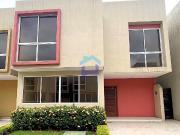 Casa de Venta en Urbanización Palma Dorada, Machala