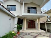 Casa de venta en Vía a la Costa, urbanización Laguna Club