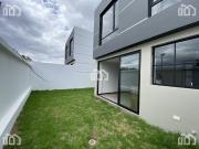 CASA DE VENTA POR ESTRENAR DENTRO DE CONJUNTO EN TUMBACO