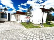 Casa de venta sector de la uide 3 dormitorios