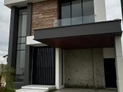 Casa de venta, sector Samborondón en Isla celeste