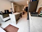 Casa de Vila fechada tÃrrea de frente para o LÃder no...