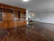 Casa de Vila para venda com 5 quartos, sendo 4 suítes...