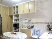 Casa de Vila reformada com 2 quartos, 2 vagas cobertas à...