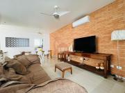 Casa dentro de condomínio