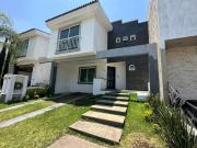 Casa dentro de Coto en Casa Fuerte