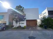 CASA DENTRO DE COTO EN SOLARES