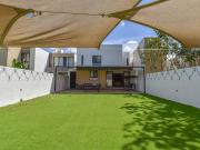Casa dentro de privada con amenidades y recámara en...
