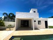 Casa dentro de privada de 3 recámaras, con alberca y...